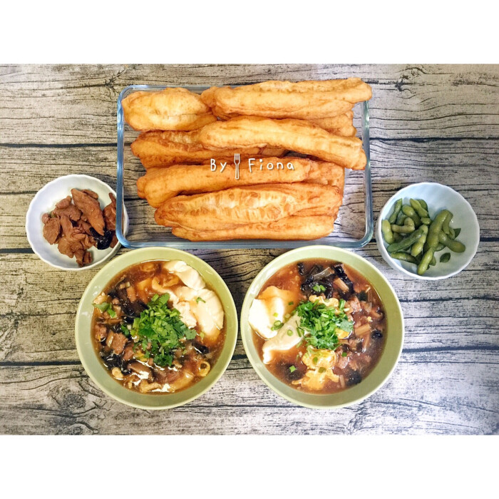 自己做的豆腐脑就是爽 肉末鸡蛋多多的放高矮胖瘦的炸油条自己煮的