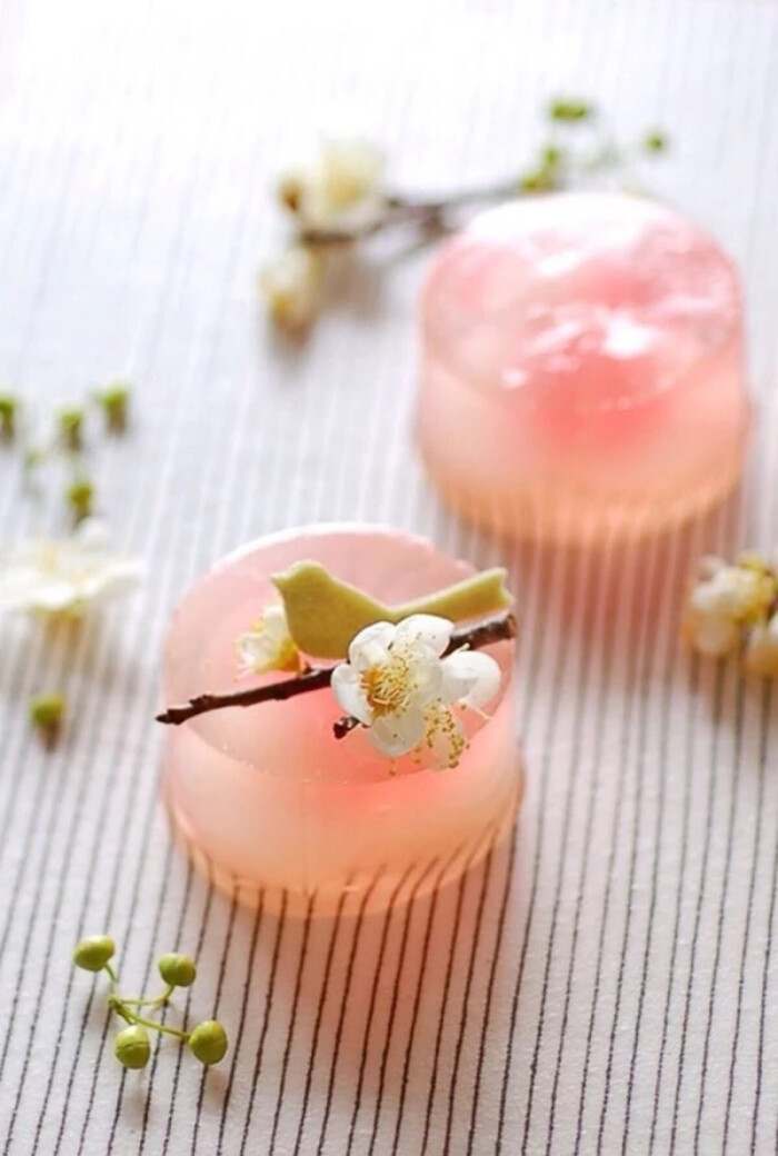 樱花果冻甜品