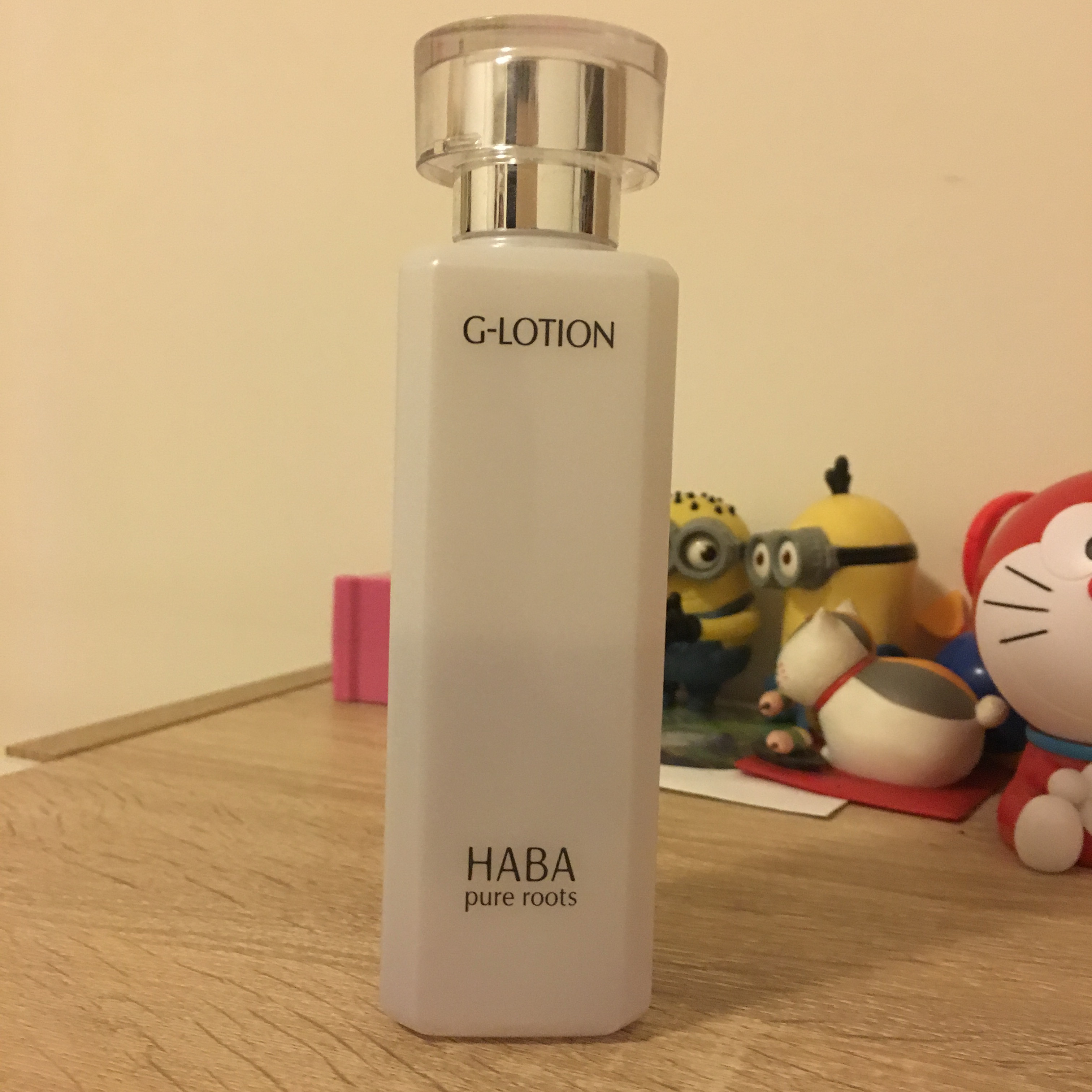 haba的g露爽肤水~ 大阪大丸的专柜小姐是教拍5次水再上油的~ 可是个人