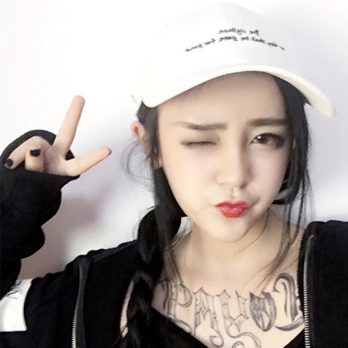 v青春青春,网红,性感,少女,头像.黑凯迪拉克性感图片