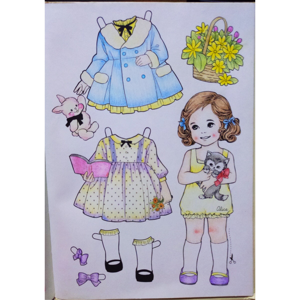 画纸娃娃少女和衣服图片