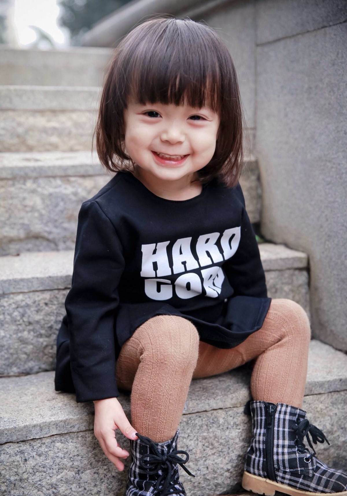 《放开我北鼻》中的哈琳 可爱俏皮,古怪萌娃.