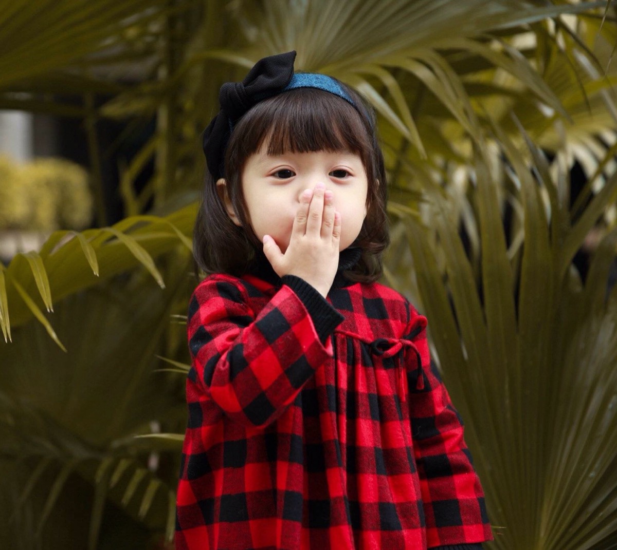 《放开我北鼻》中的哈琳 可爱俏皮,古怪萌娃.