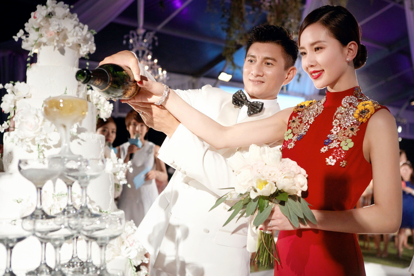 刘诗诗吴奇隆巴厘岛大婚:从07年的辛十四娘开始,我爱了诗诗9年,如今我