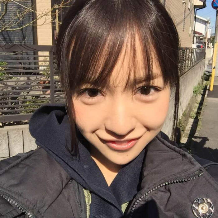 板野友美