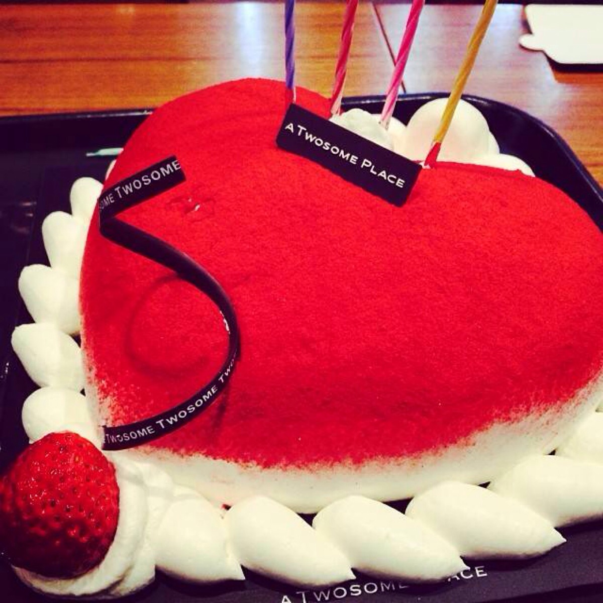 a twosonme place 草莓爱心蛋糕