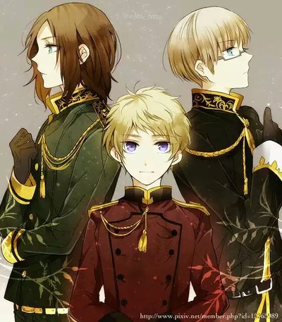 军装的抖抖三人组!意外的帅气呢>_ 