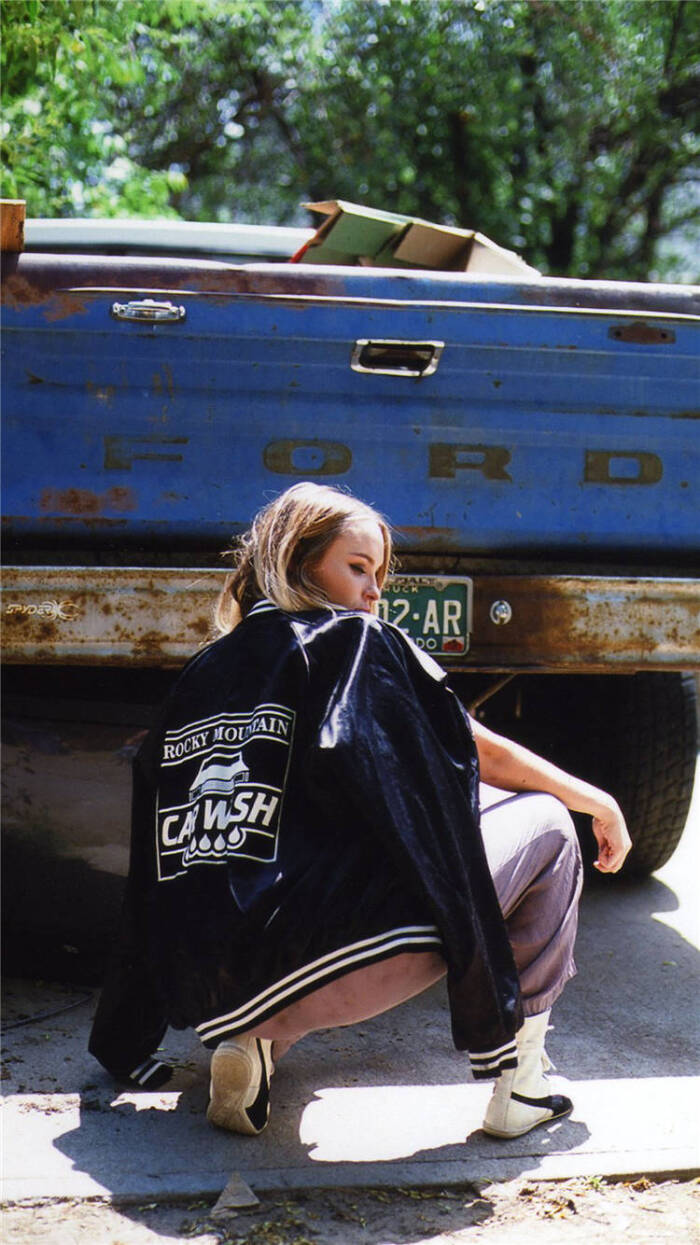 小清新 欧美 动漫 卡通 明星 情侣 line风格 素描 意境 空间微信背景