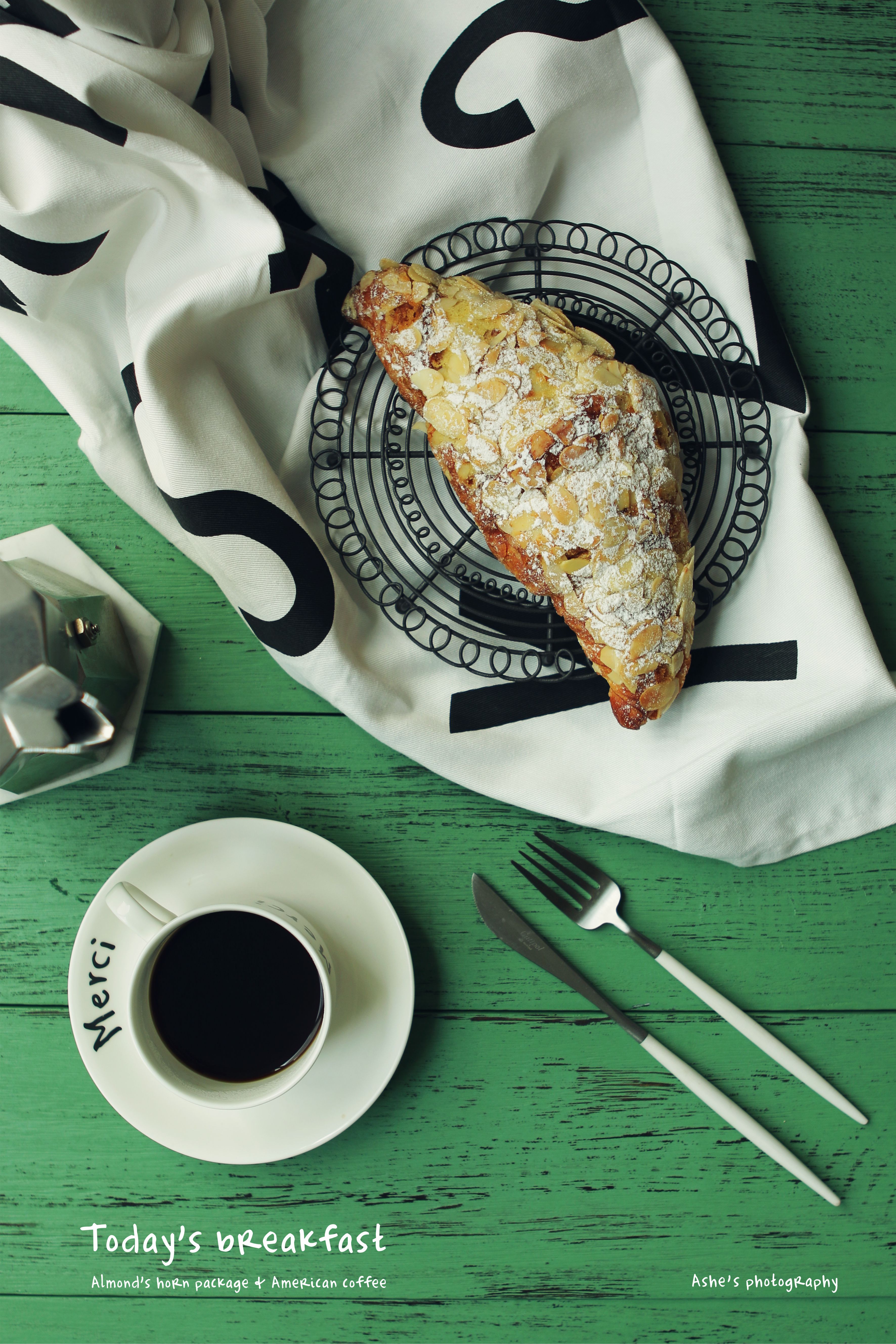 杏仁羊角包&美式咖啡