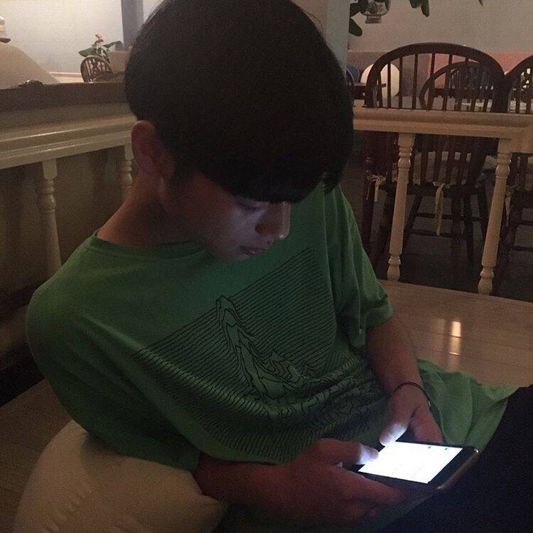 超帅侧脸手控男头像