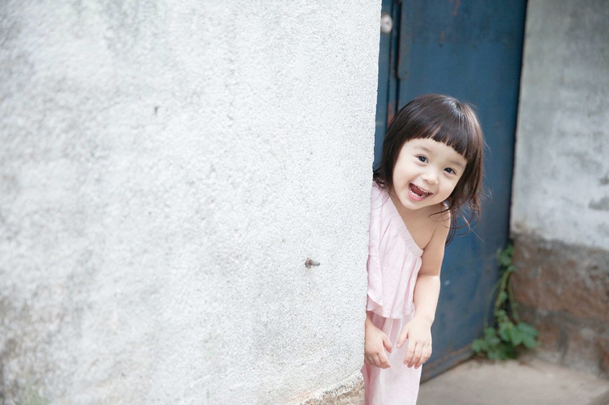 《放开我北鼻》中的哈琳 可爱俏皮,古怪萌娃.