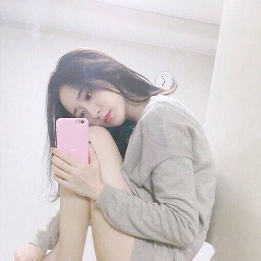 ()女生头像 [韩系 女生 欧美 半身 唯美 遮脸 镜子照 中式风 安静