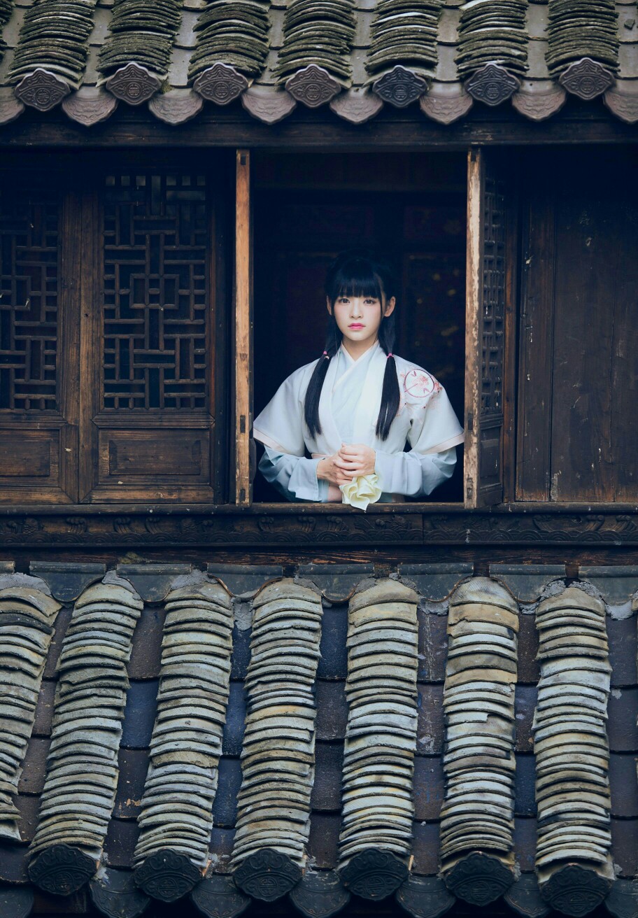 林津伊