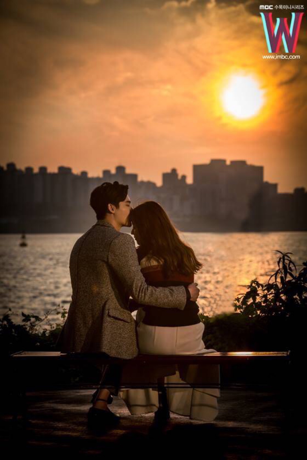 w两个世界 韩孝珠 李钟硕 已完结