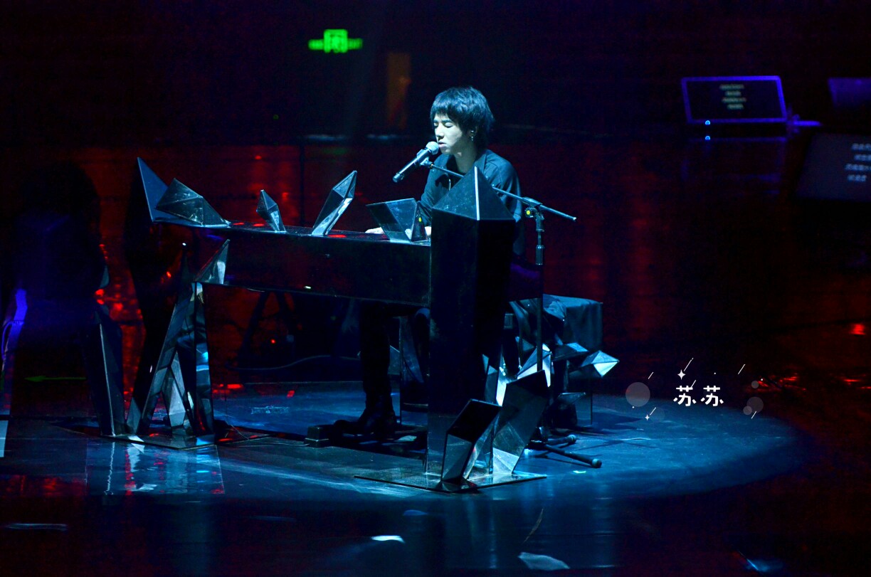 华晨宇 2016火星演唱会 深圳场 高清壁纸图片