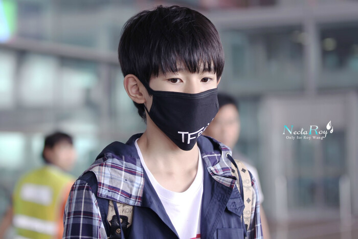王源140704 重庆赴北京 cr:_nectaroy