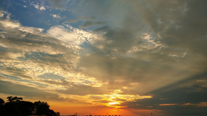 城市夕阳