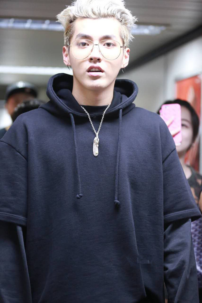 吴亦凡kris同款黑色连帽长袖假两件宽松卫衣外套情侣装 by:astarry