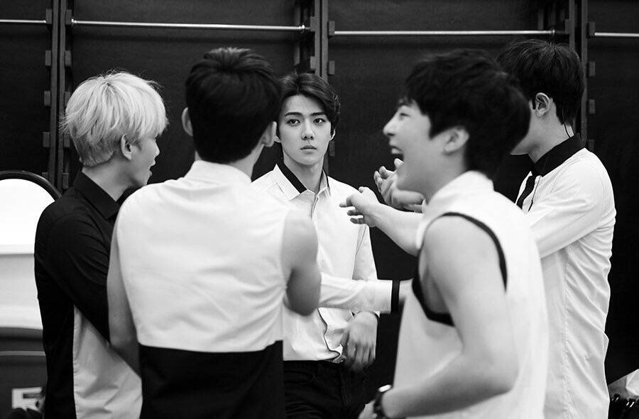 吴世勋 sehun 金珉锡 xiumin 金俊勉 suho 金钟仁 kai 一巡 二巡 三