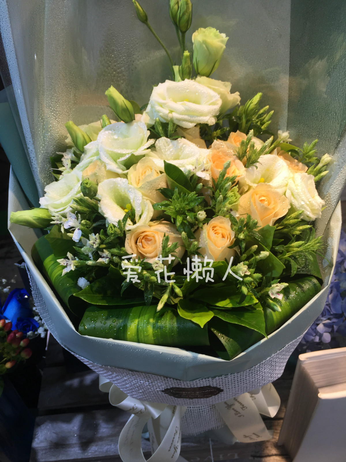 香槟玫瑰花束混搭洋桔梗花束送爱人生日