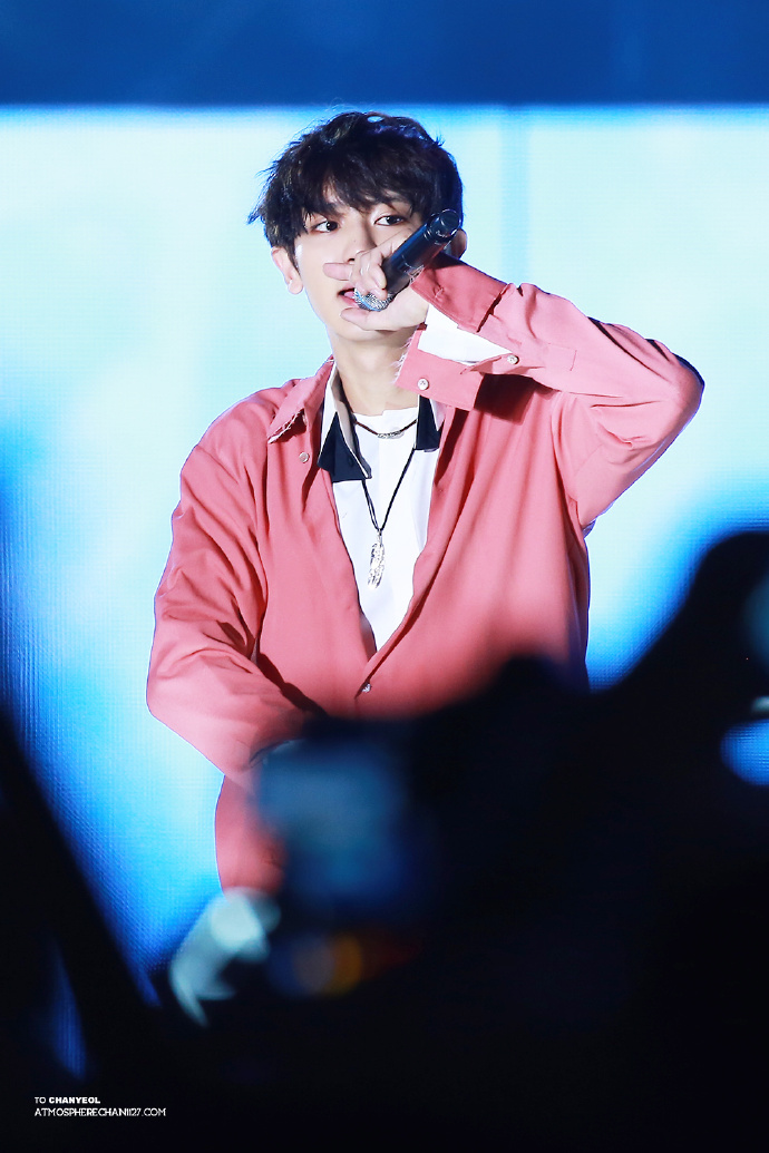 朴灿烈# #朴灿烈frealluv# 是舞台上发光的粉色小仙子