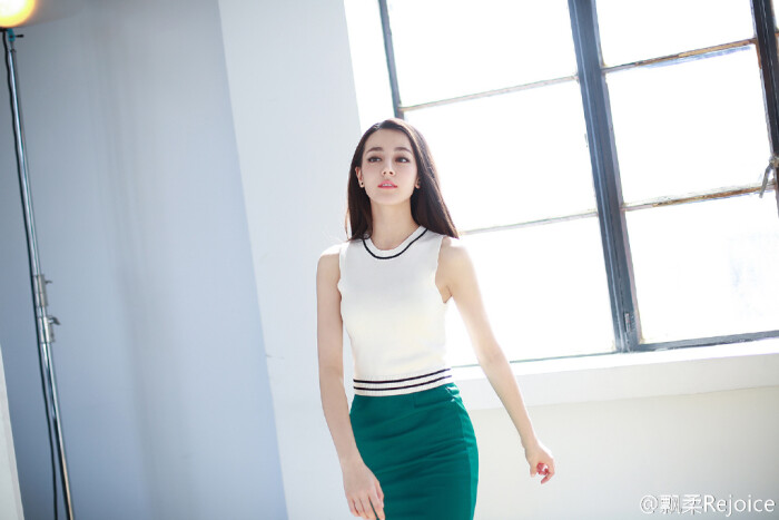 迪丽热巴,1992年06月03日出生于乌鲁木齐,中国内地女演员,维吾尔族