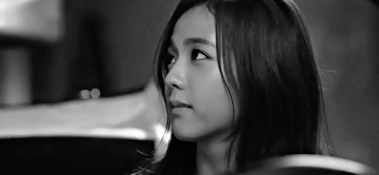 由jennie kim,金智秀,朴彩英(rosé),lisa四名成员组成