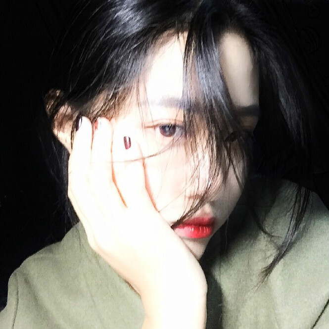 [韩系 女生 欧美 半身 唯美 遮脸 镜子照 中式风 安静 可爱 卖萌 个性