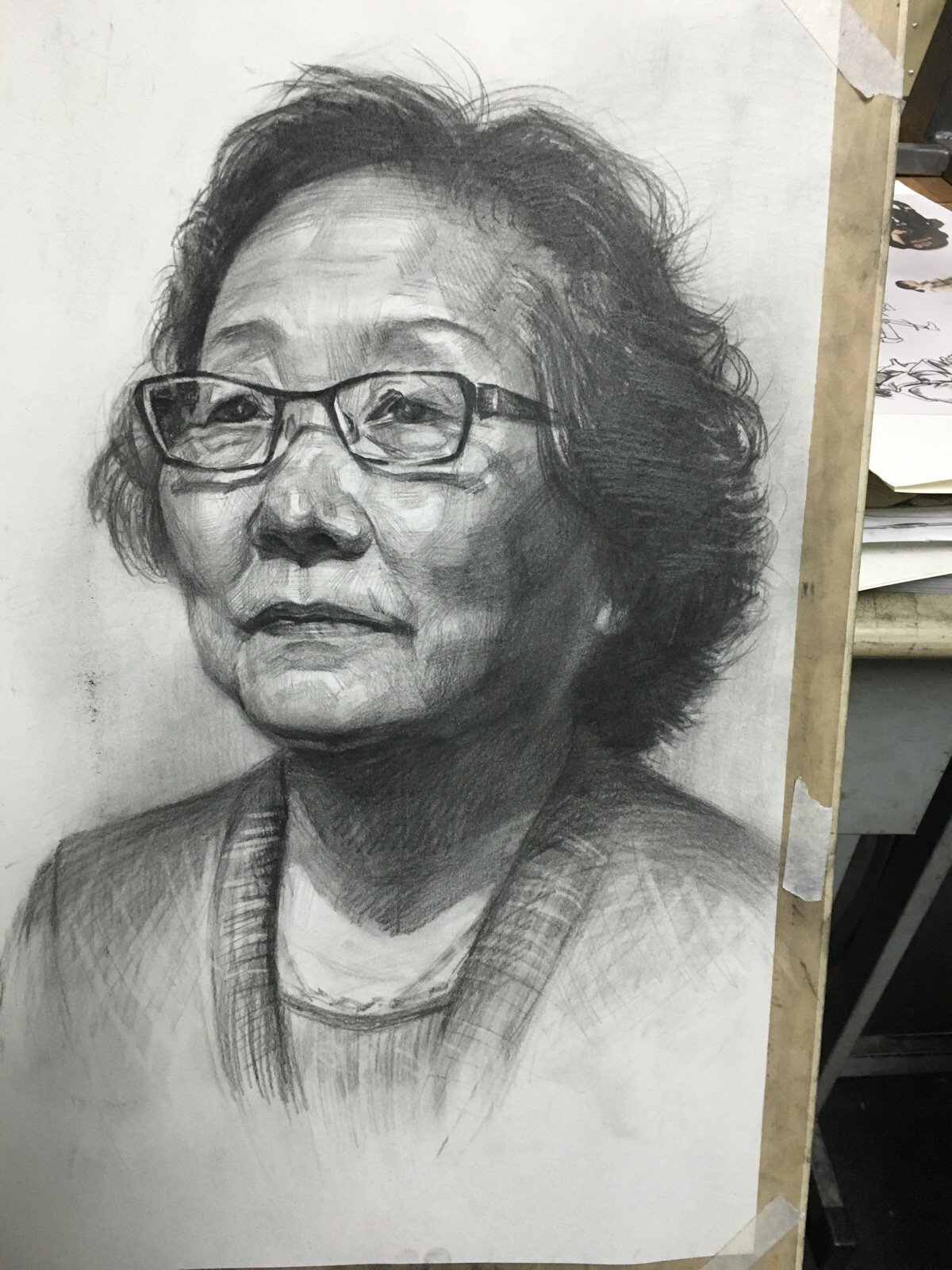 中老年女人素描画图片