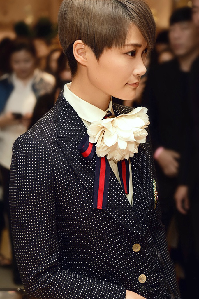 李宇春以代言人身份出席gucci北京旗舰店新装开幕仪式
