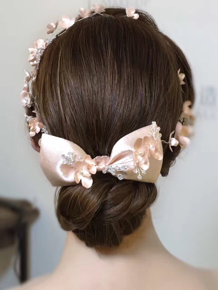 新娘盘头韩式发型