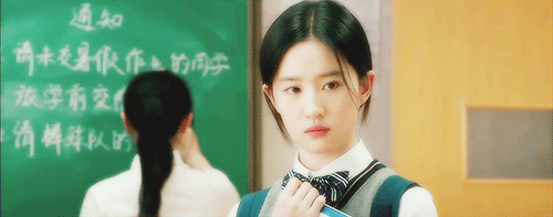 刘亦菲《致青春,原来你还在这里》电影gif 抱图请留名 戳大观赏效果更