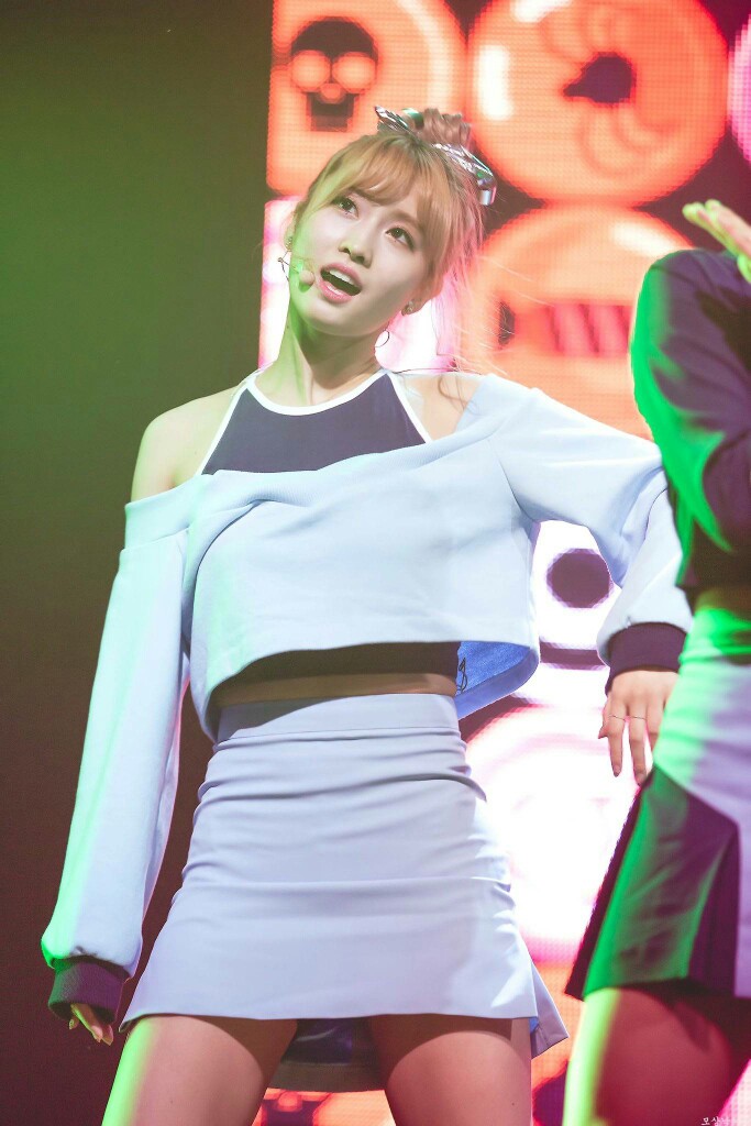 禁二〕平井桃,艺名momo,1996年11月9日出生于日本京都市,日籍韩国女