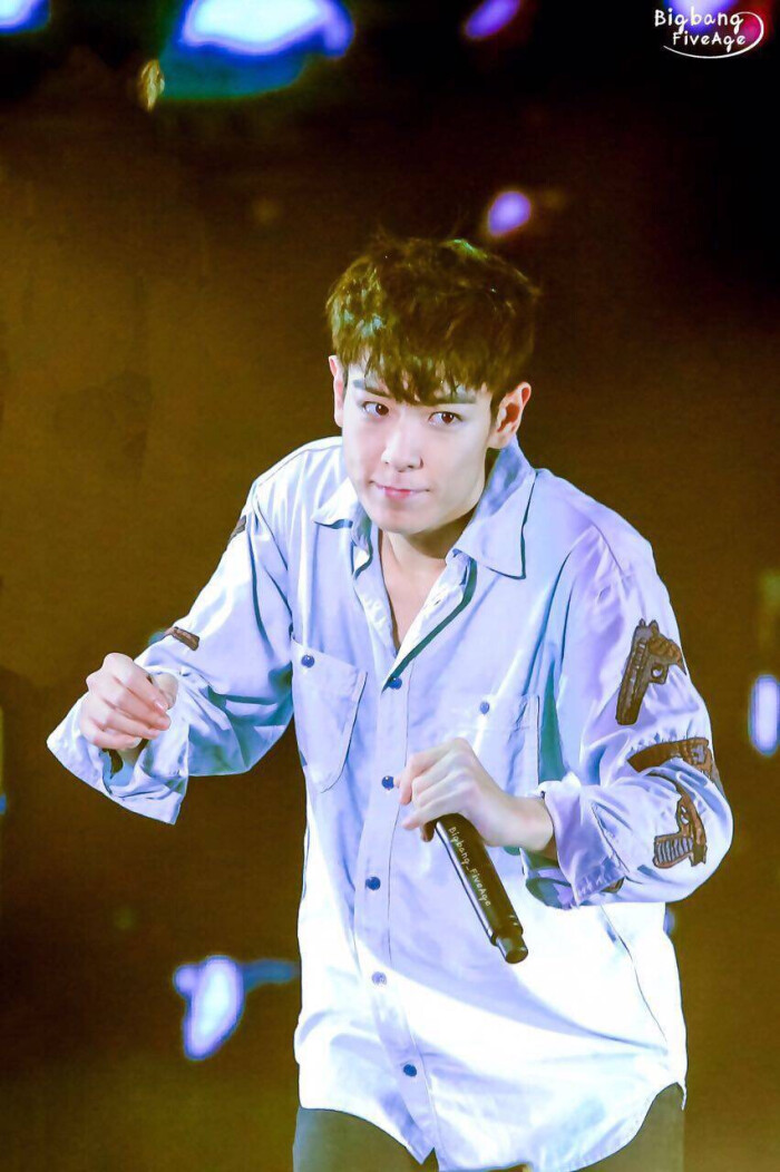 bigbang崔胜贤top塔普崔网红大人最好#全世界发型看的崔胜铉头发黑什么适合又硬又鬼神图片