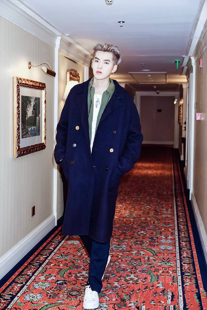 吴亦凡 burberry