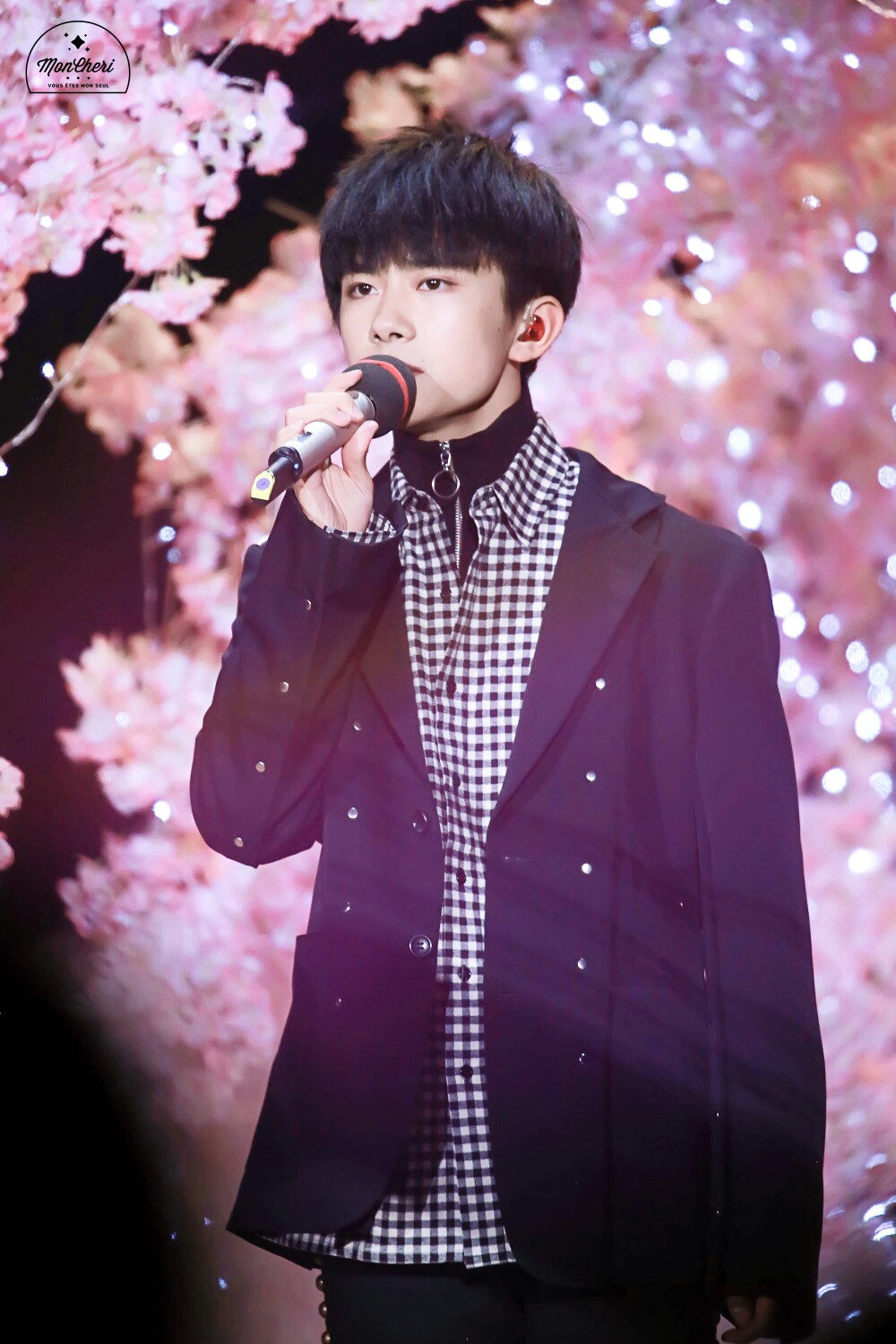 易烊千玺 #tfboys 20161128易烊千玺十六岁生日会 高清 Ё