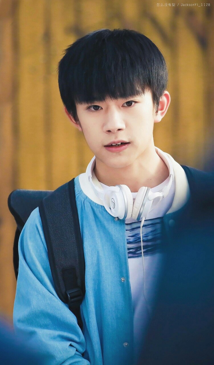 易烊千玺 #tfboys 电视剧我们的少年时代拍摄花絮 高清 可爱