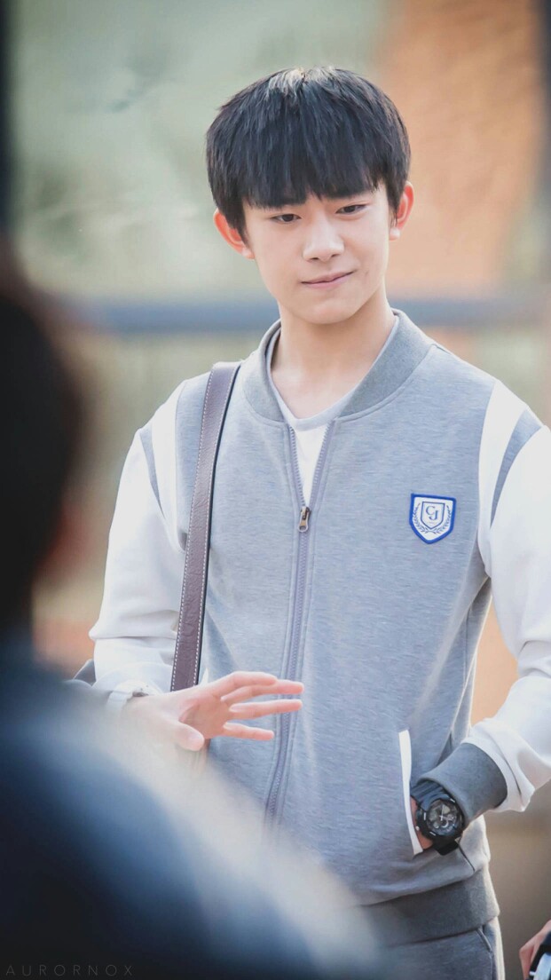 易烊千玺 #tfboys 电视剧我们的少年时代拍摄花絮 高清 可爱