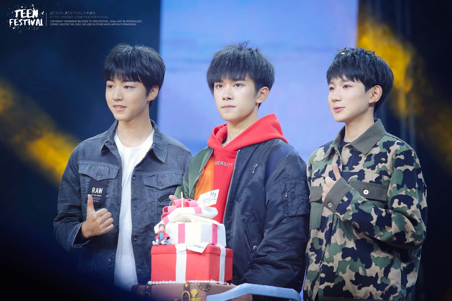 tfboys 161128 归来易烊千玺十六岁生日会【… 