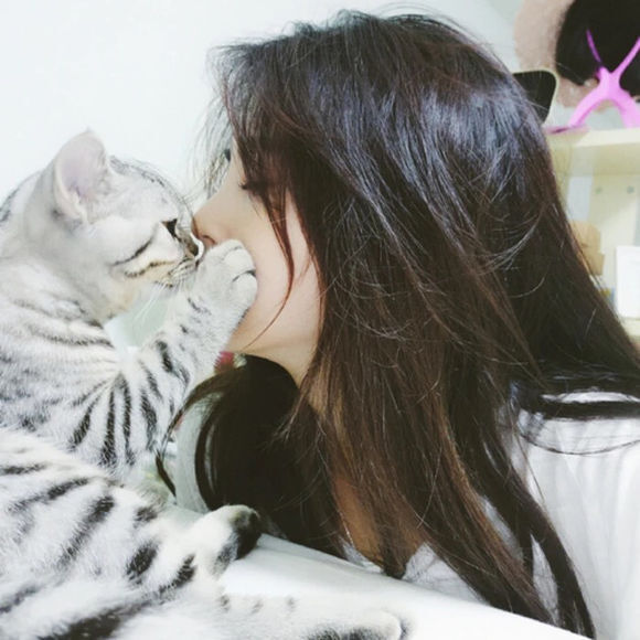 女生唯美搞怪黑白森系小清新头像