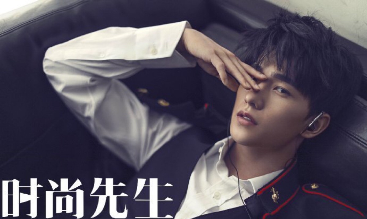 【杨洋复古绅士风 登杂志封面】《时尚先生》发布一组杨洋登上12月刊