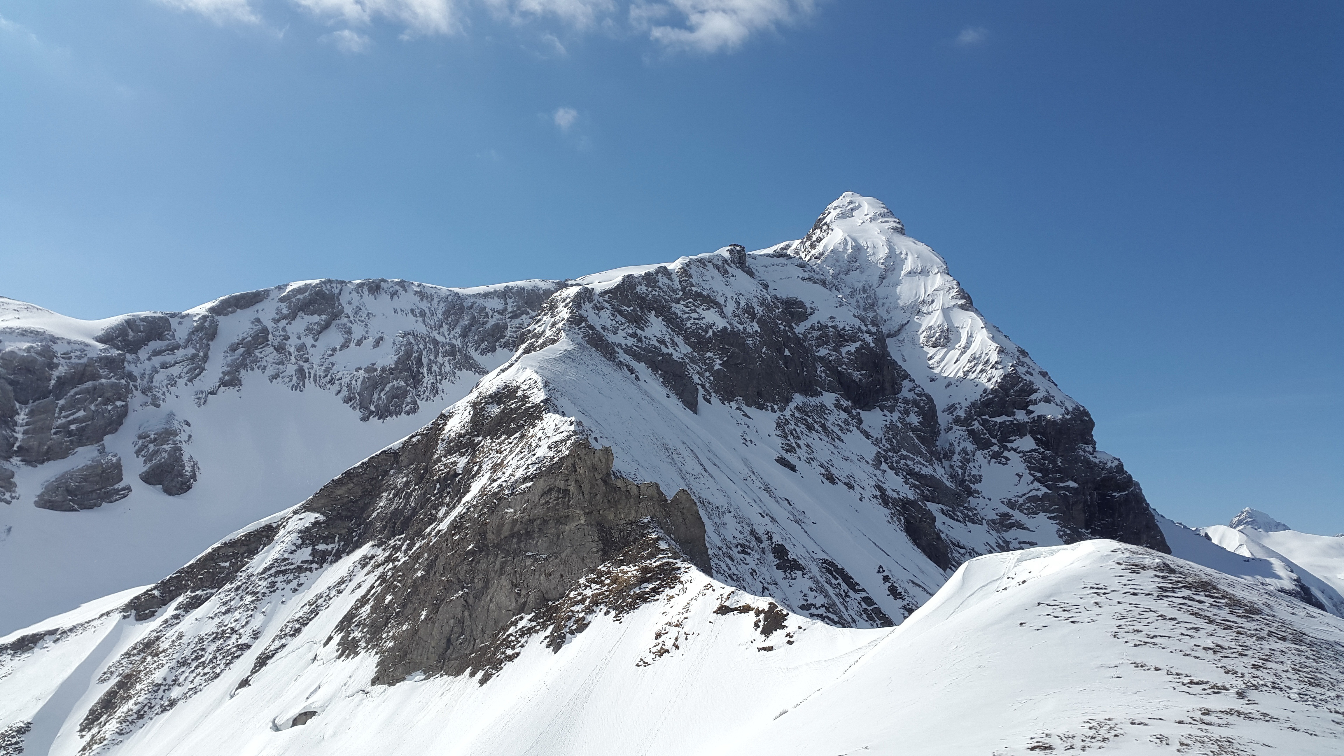 高尔山雪景图片