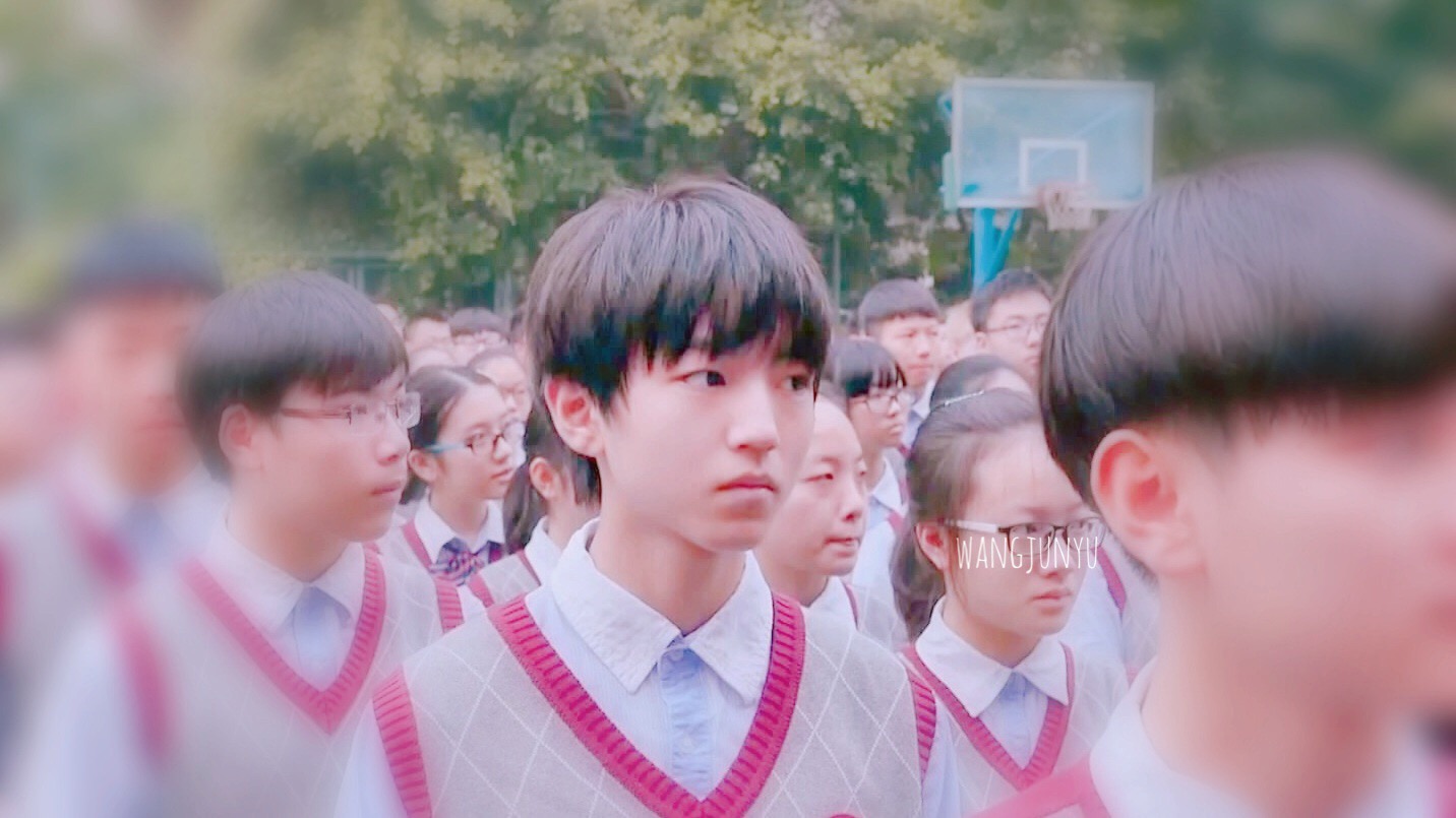王俊凯 高一学校升旗仪式 (王俊凯 央视少儿《加油男孩》纪录片)