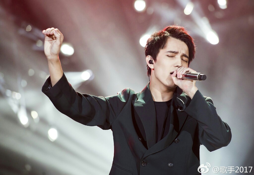 进口小哥哥 迪玛希 dimash 歌手