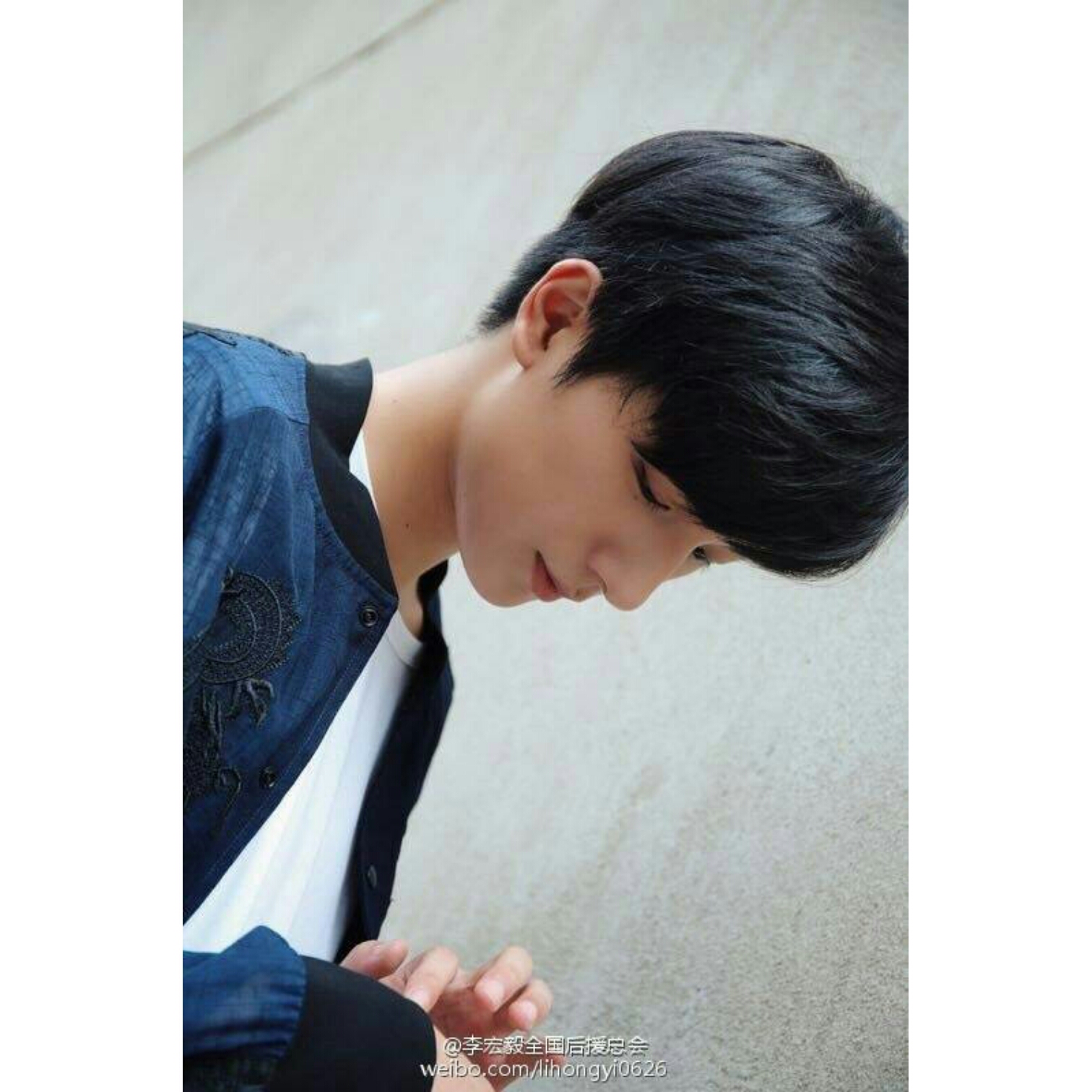 李宏毅 白边头像