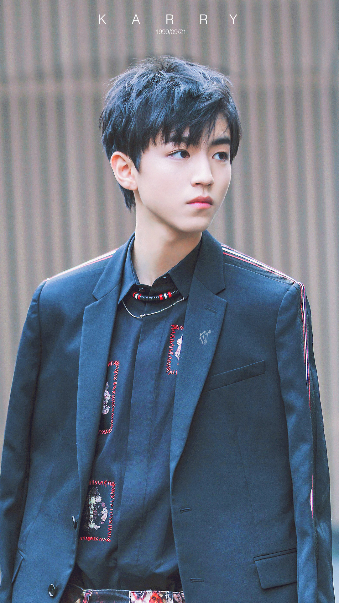 开门大吉20170206,《开门大吉》 20170206 王俊凯街拍上线 以四套dior homme 造型展现不同风格魅力