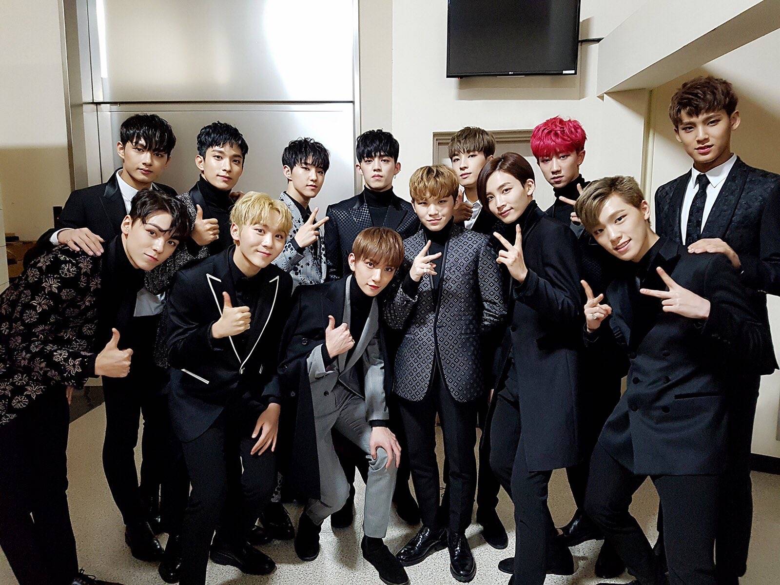 【seventeen年末活动期间】161229 kbs歌谣大祝祭后台集体照