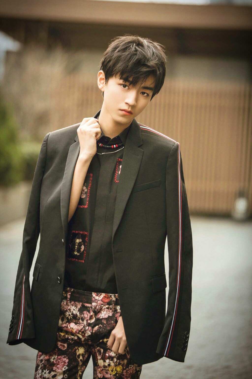 王俊凯 #tfboys 时尚街拍 高清 帅气 调色#5