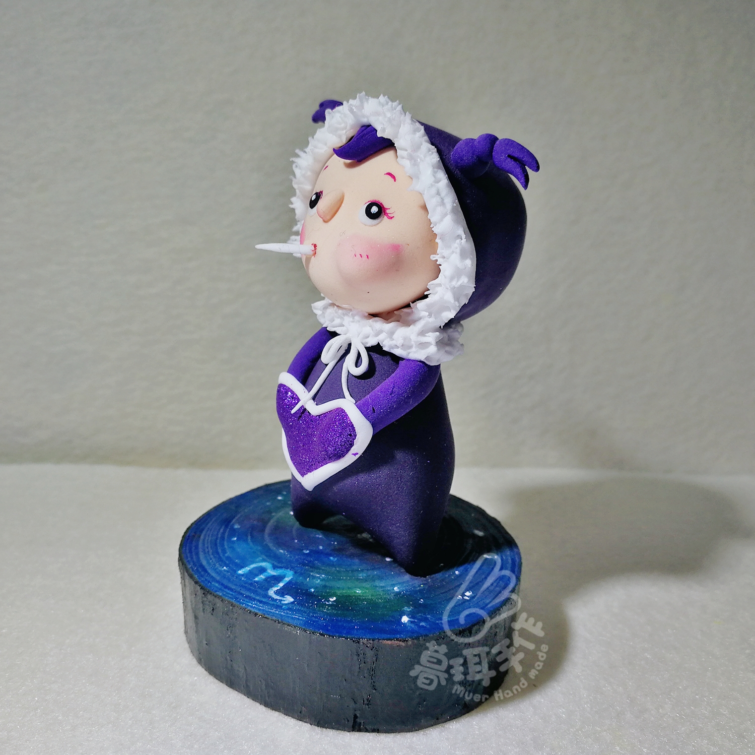 2017#超轻粘土#改版过的新版毛领星座娃娃来啦!吃棒棒糖的天蝎座.