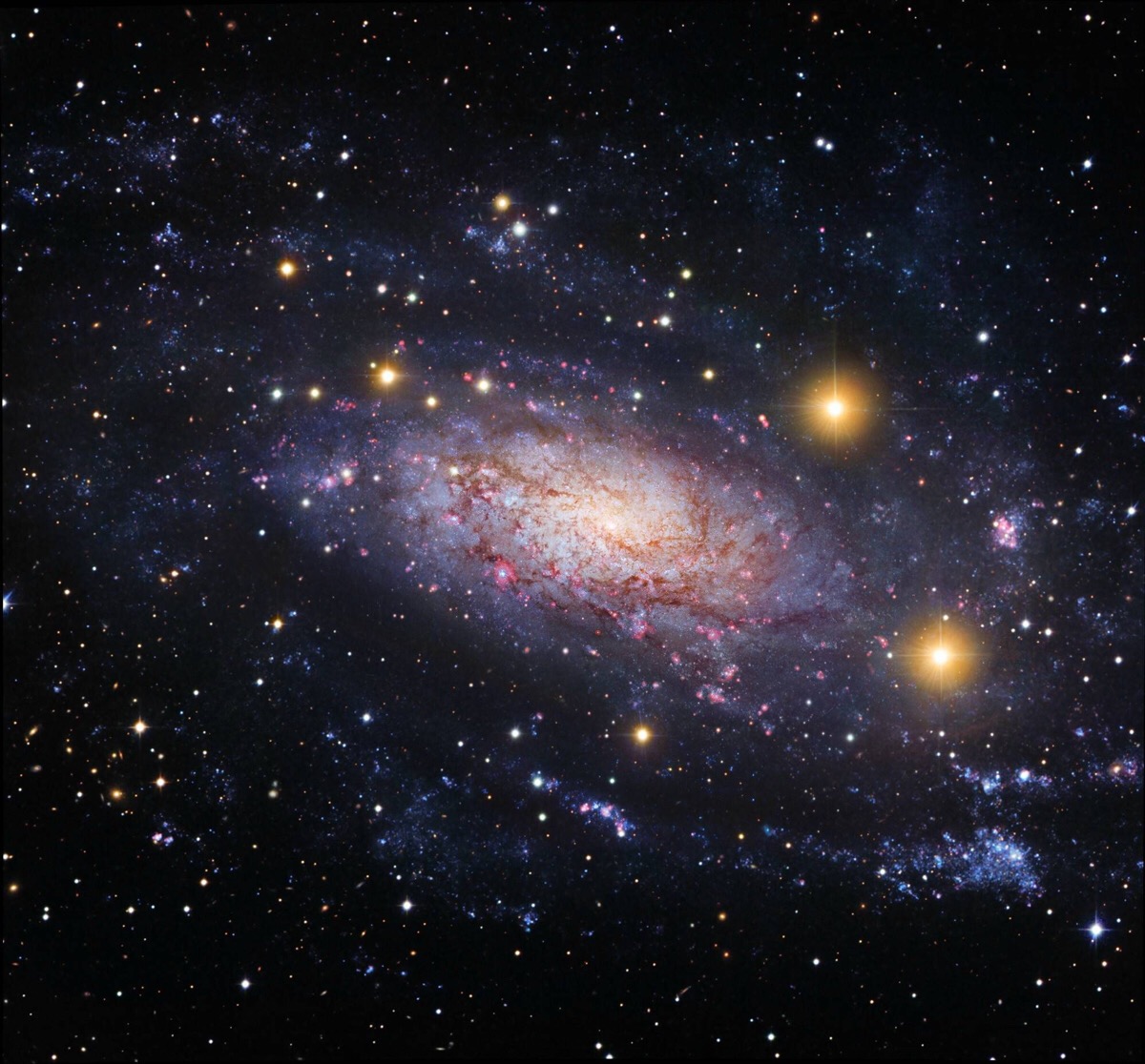 每日一天文图,ngc3621:本星系群远后方的星系,位于南天长蛇座(hydra)